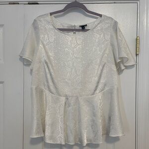 Torrid Sz 0 Animal Print Cream Blouse EUC